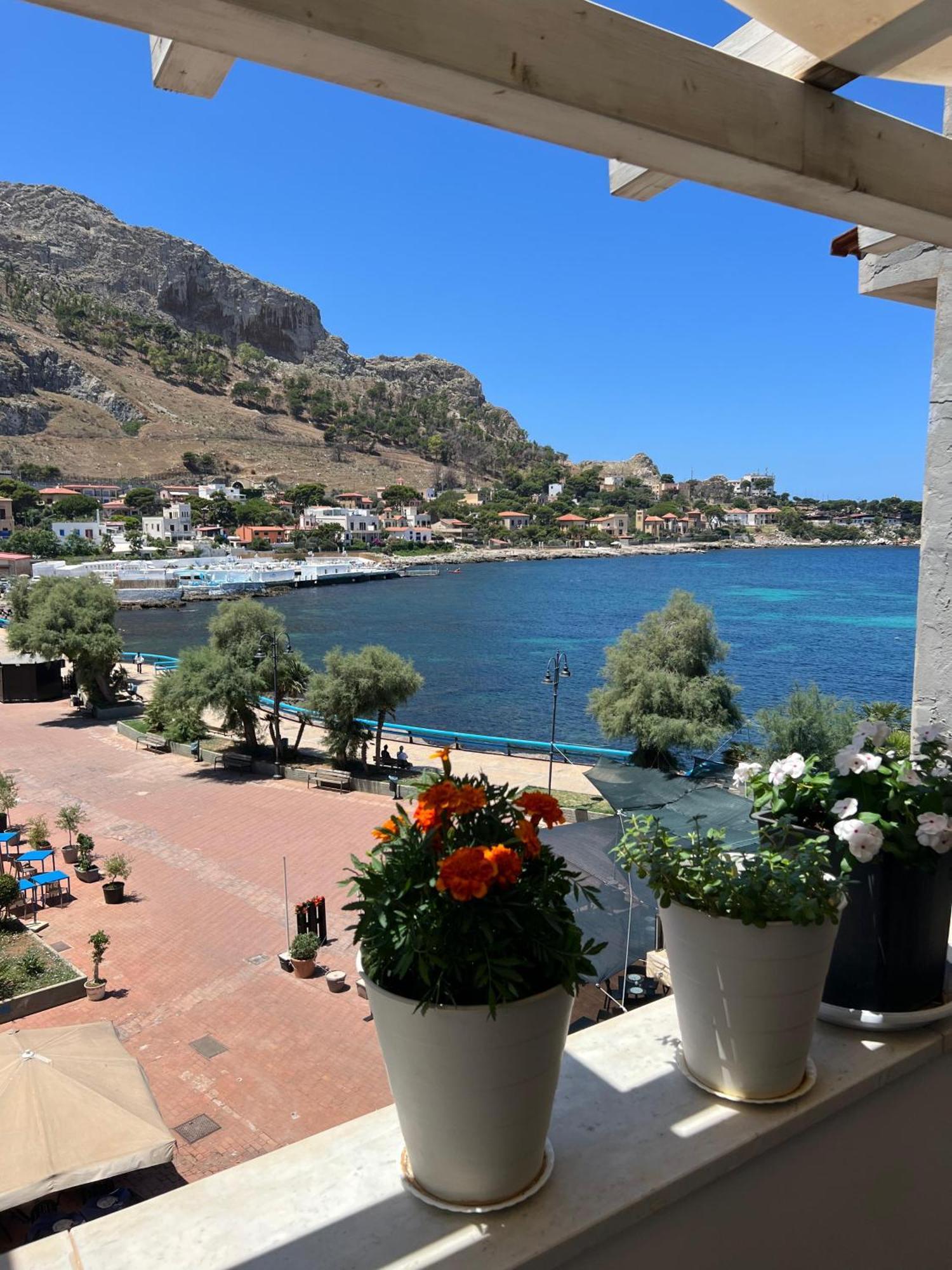 La Piazzetta A Mare Holiday House Sferracavallo Exterior photo