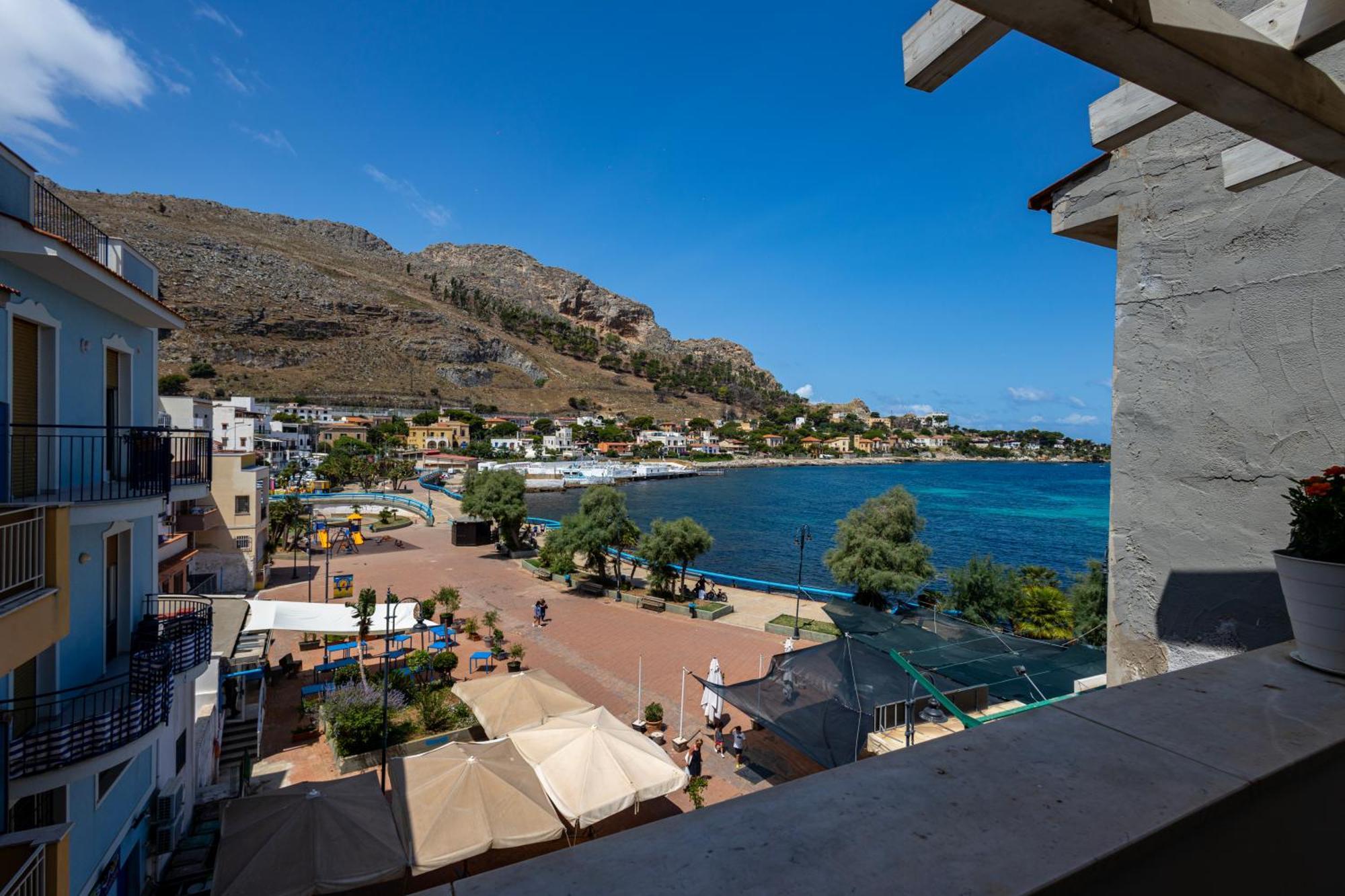 La Piazzetta A Mare Holiday House Sferracavallo Exterior photo